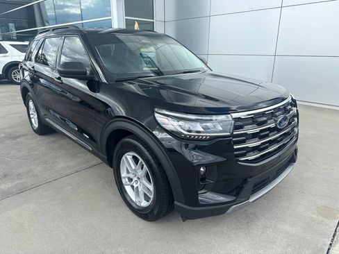 Certified 2025 Ford Explorer Active w/ Active Comfort Package RWD image 1
