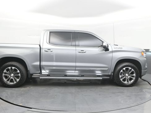Used 2025 Chevrolet Silverado 1500 High Country AWD/4WD image 10