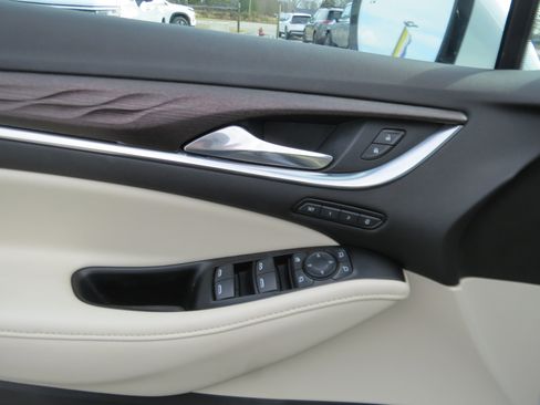 Used 2024 Buick Enclave Avenir w/ Trailering Package, 5000 lbs. FWD image 18