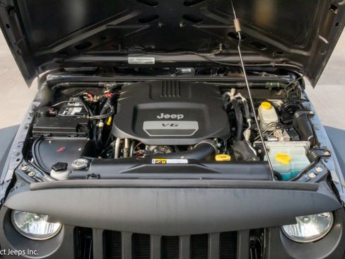 Used 2016 Jeep Wrangler Sport AWD/4WD image 12