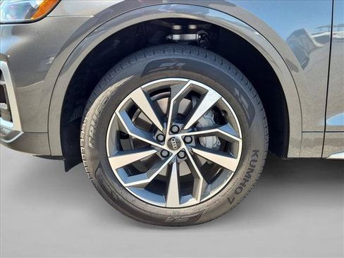 Used 2024 Audi Q5 2.0T Premium Plus w/ Premium Plus Package AWD/4WD image 12