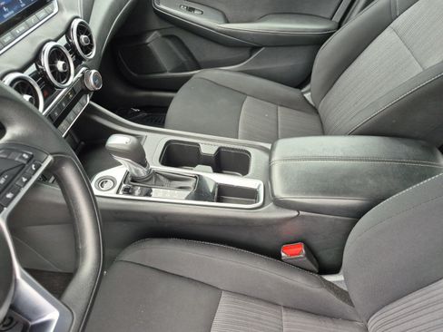 Certified 2024 Nissan Sentra SV FWD image 22