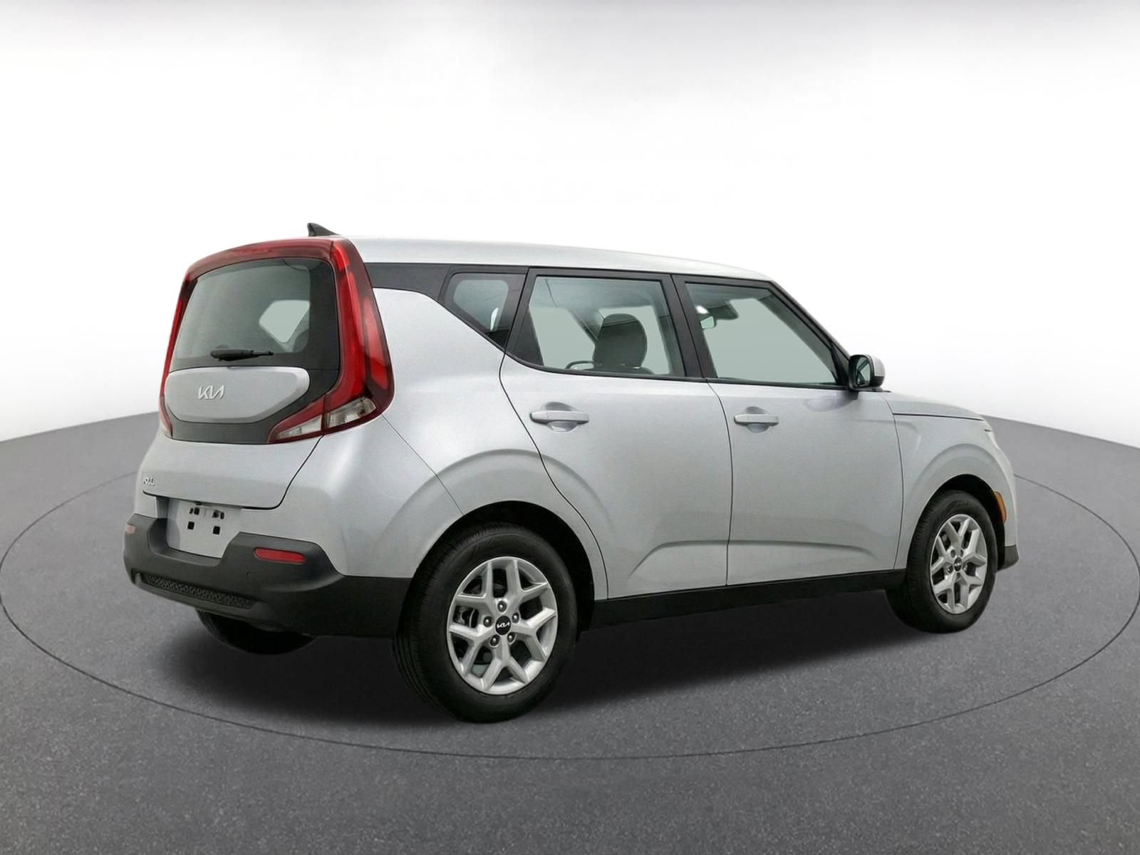 Used 2025 Kia Soul LX w/ LX Technology Package FWD image 8