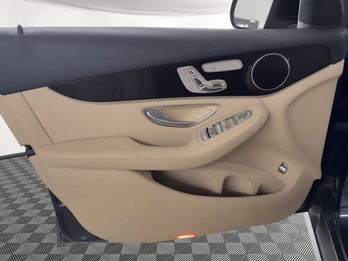 Used 2019 Mercedes-Benz GLC 300 image 14