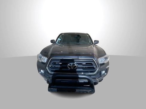 Used 2020 Toyota Tacoma SR5 w/ Technology Package AWD/4WD image 3