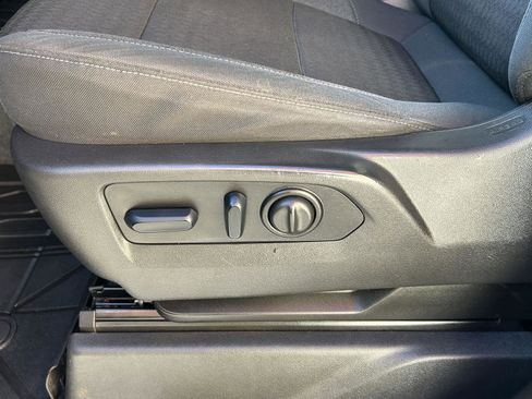 Used 2023 Chevrolet Silverado 2500 LT image 27