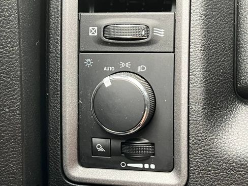 Used 2021 RAM 1500 Tradesman w/ Chrome Appearance Package AWD/4WD image 19