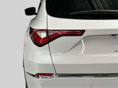 Used 2023 Acura MDX SH-AWD w/ Technology Package image 12