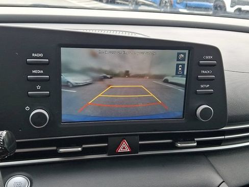 Used 2023 Hyundai Elantra SEL FWD image 17