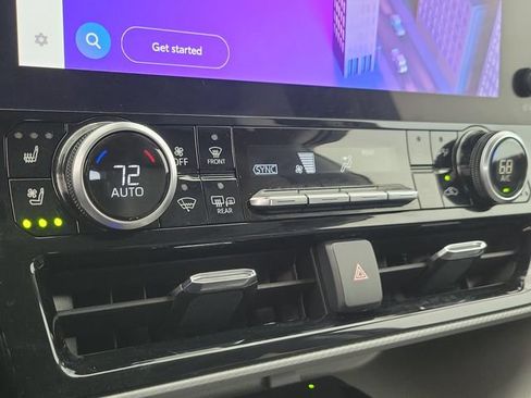 Used 2023 Toyota Highlander Platinum FWD image 31