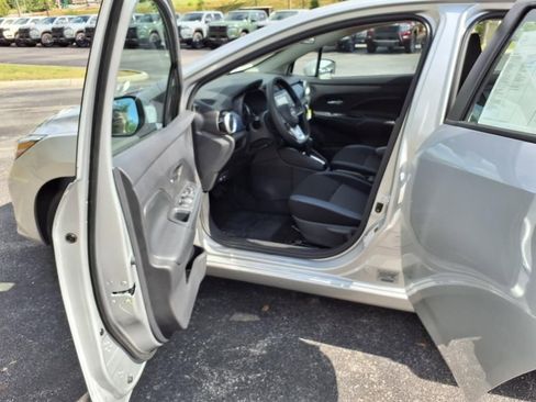 New 2025 Nissan Versa SV image 12