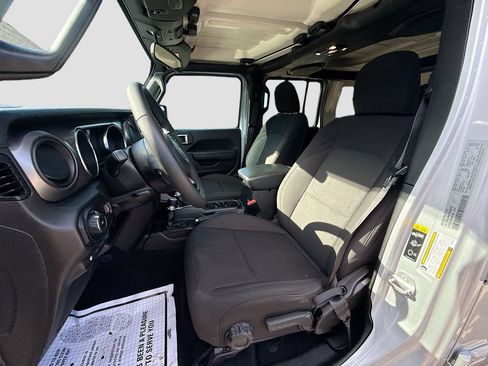 Used 2023 Jeep Wrangler Unlimited AWD/4WD image 23