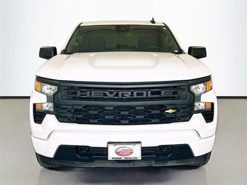 Used 2025 Chevrolet Silverado 1500 Custom image 2