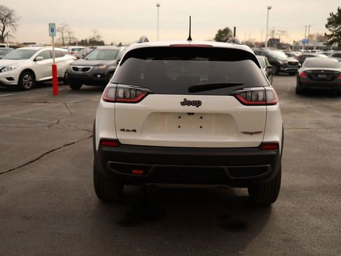 Used 2019 Jeep Cherokee Trailhawk AWD/4WD image 6
