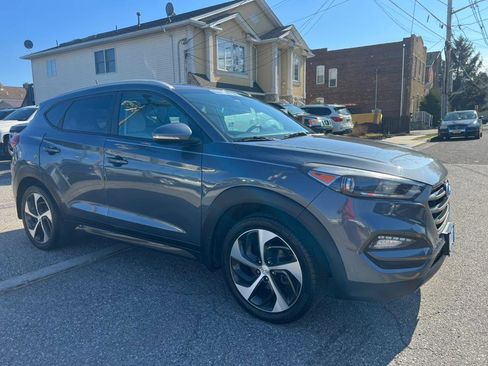 Used 2016 Hyundai Tucson Sport image 2