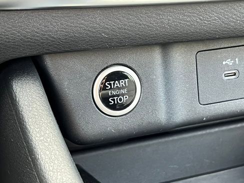 Used 2023 Nissan Rogue SV AWD/4WD image 25