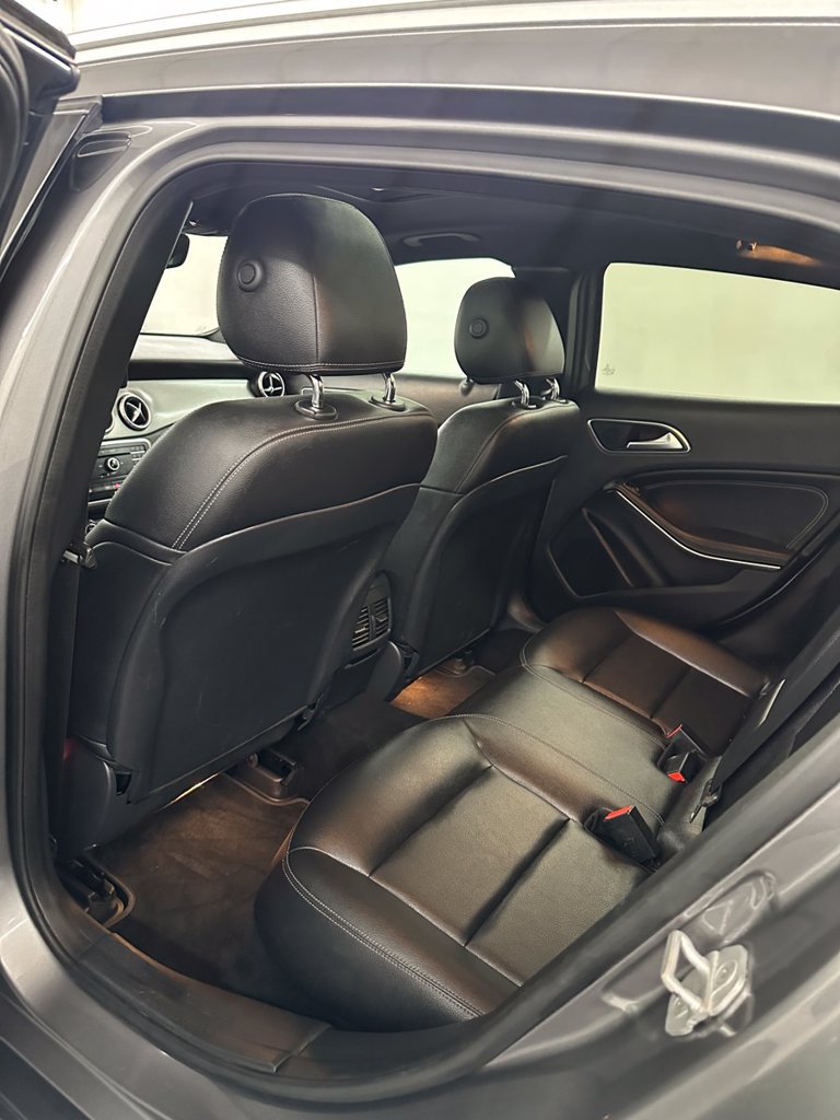 Used 2017 Mercedes-Benz GLA 250 4MATIC image 24