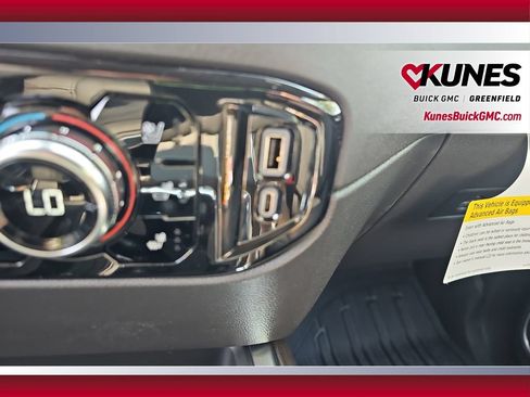 New 2026 GMC Sierra 1500 SLT w/ SLT Premium Plus Package AWD/4WD image 29