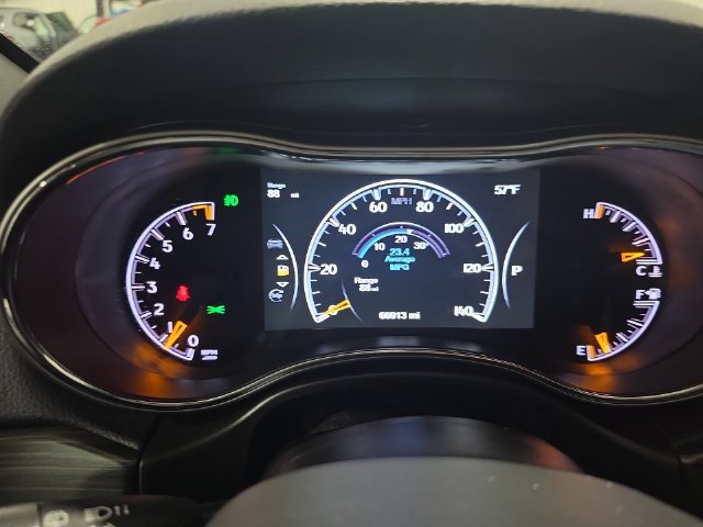 Used 2022 Jeep Grand Cherokee Laredo X AWD/4WD image 12