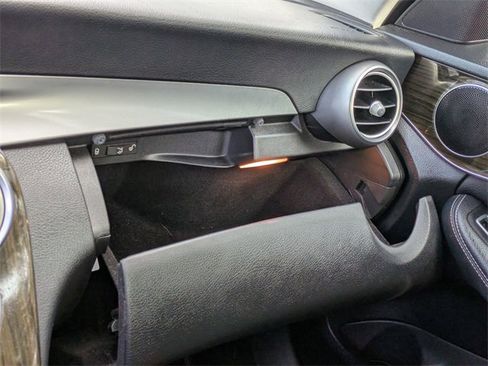 Used 2018 Mercedes-Benz C 300 4MATIC Sedan image 18