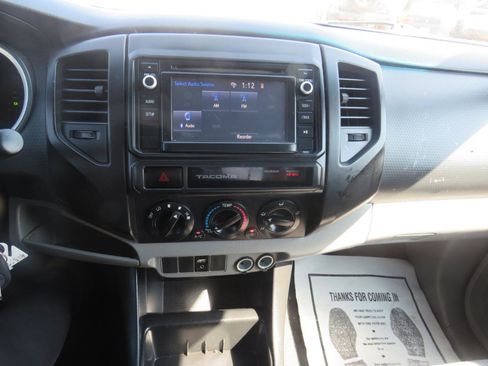 Used 2015 Toyota Tacoma PreRunner w/ Convenience Package RWD image 13