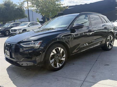 Used 2021 Audi e-tron Premium w/ Convenience Plus Package image 2