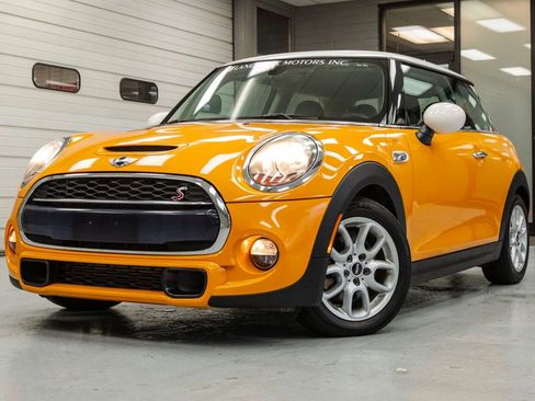Used 2017 MINI Cooper S image 2