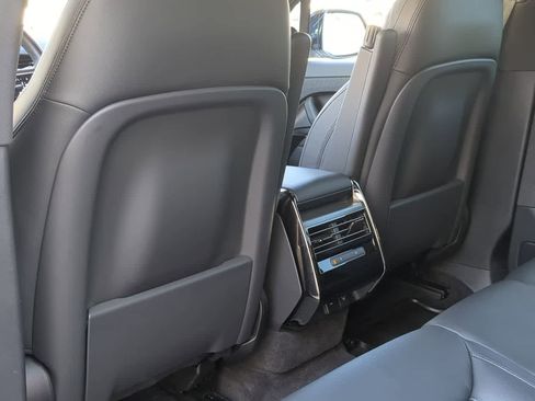 Used 2025 Land Rover Range Rover Sport image 19