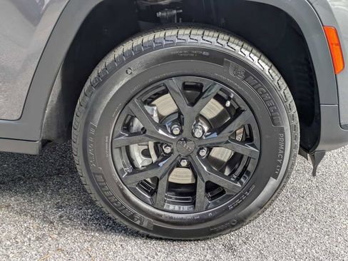 Used 2024 Jeep Grand Cherokee L Altitude image 12