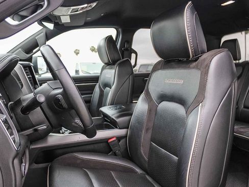 Used 2024 RAM 1500 Laramie AWD/4WD image 18