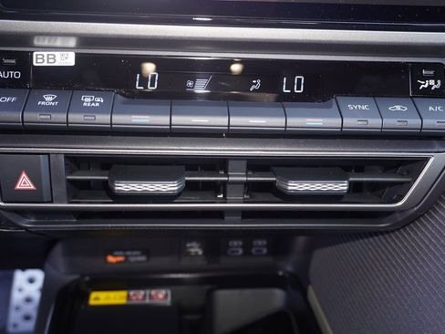 Used 2026 Toyota Camry SE Nightshade image 17