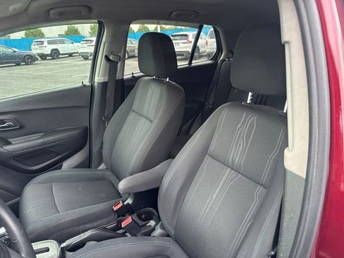 Used 2016 Chevrolet Trax LT AWD/4WD image 12