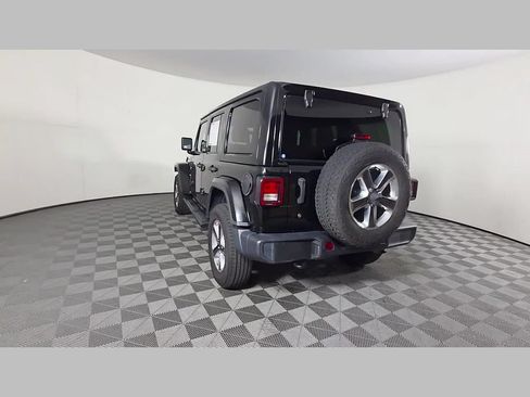 Used 2019 Jeep Wrangler Unlimited Sahara AWD/4WD image 44