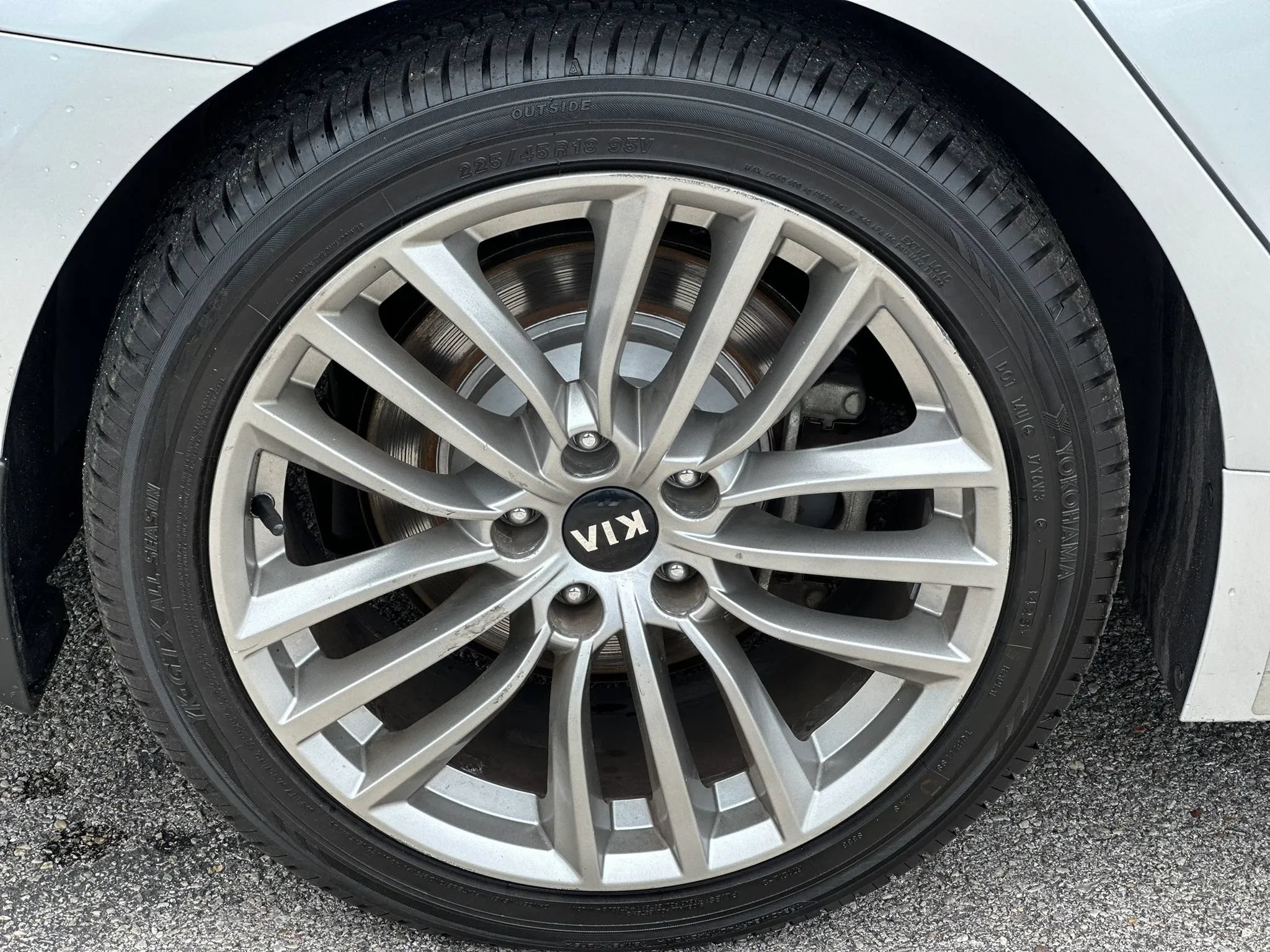 Used 2018 Kia Stinger RWD image 27