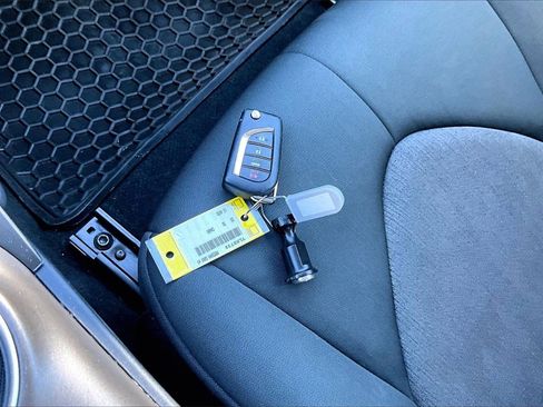 Used 2023 Toyota Camry LE image 28