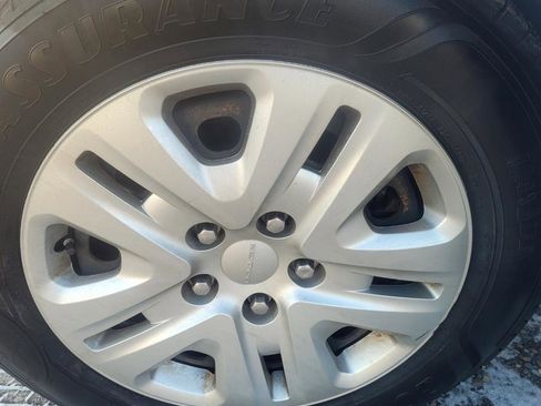 Used 2018 Dodge Grand Caravan SE w/ UConnect Hands-Free Group image 38