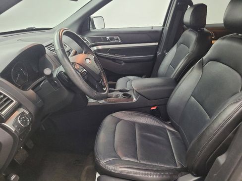 Used 2017 Ford Explorer XLT w/ Equipment Group 202A image 17