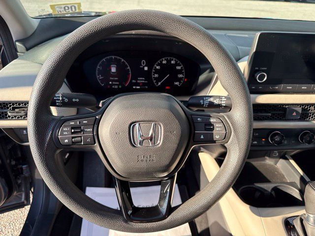 Used 2023 Honda HR-V LX image 12