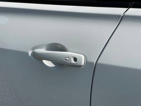 Certified 2021 Nissan Kicks SR w/ SR Premium Package FWD image 29