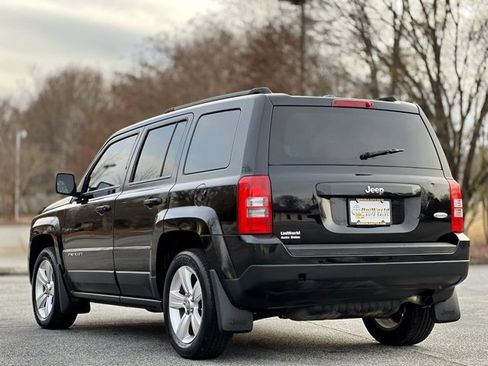 Used 2014 Jeep Patriot Latitude w/ Sun/Sound Group image 7