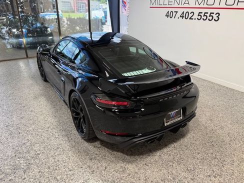 Used 2020 Porsche 718 Cayman GT4 RWD image 5
