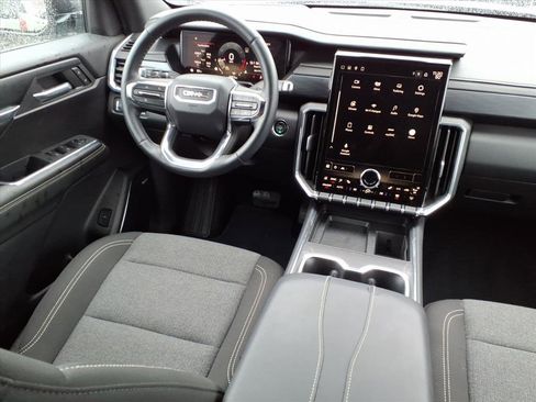 Used 2025 GMC Acadia Elevation image 10