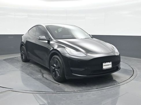 Used 2024 Tesla Model Y Long Range AWD/4WD image 8