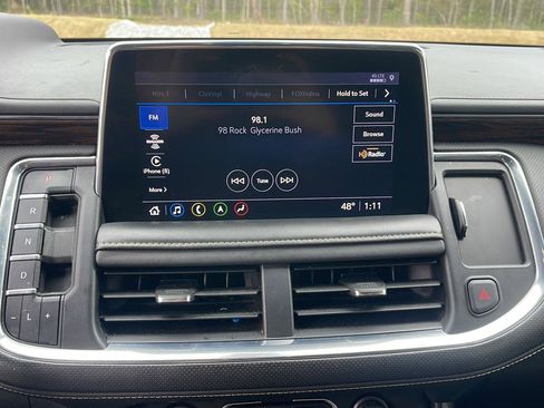 Used 2021 Chevrolet Tahoe Premier w/ Premium Package image 17