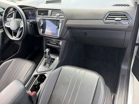 Certified 2023 Volkswagen Tiguan SE FWD image 27