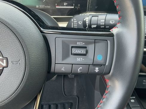 Certified 2025 Nissan Kicks SR FWD image 20