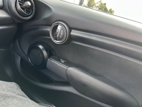 Used 2021 MINI Cooper 4-Door Hardtop w/ Storage Package image 35