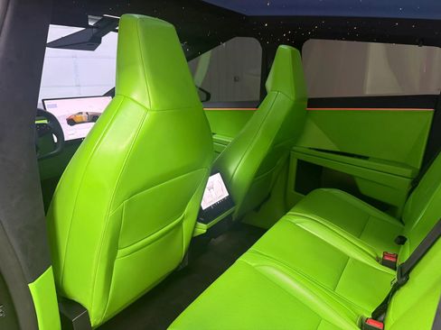 Used 2024 Tesla Cybertruck AWD Crew Cab image 16