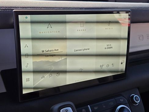 Used 2025 Land Rover Defender 110 S image 28