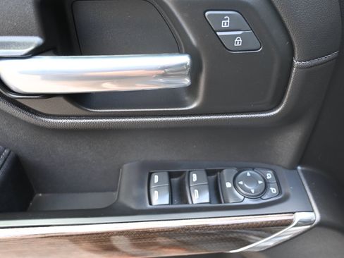 Used 2022 Chevrolet Silverado 1500 RST w/ Convenience Package II AWD/4WD image 8